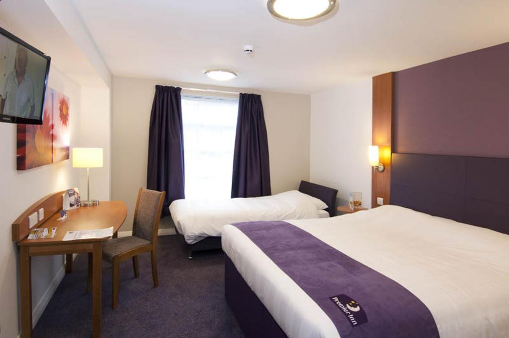 Premier Inn Woking West - A324 Chambre photo
