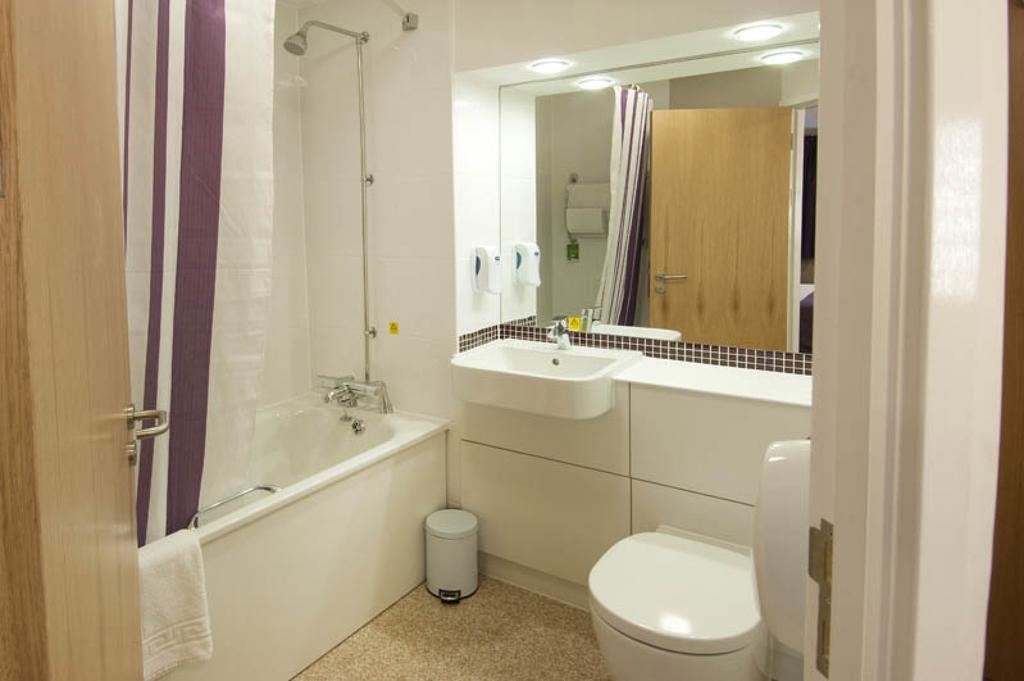 Premier Inn Woking West - A324 Chambre photo