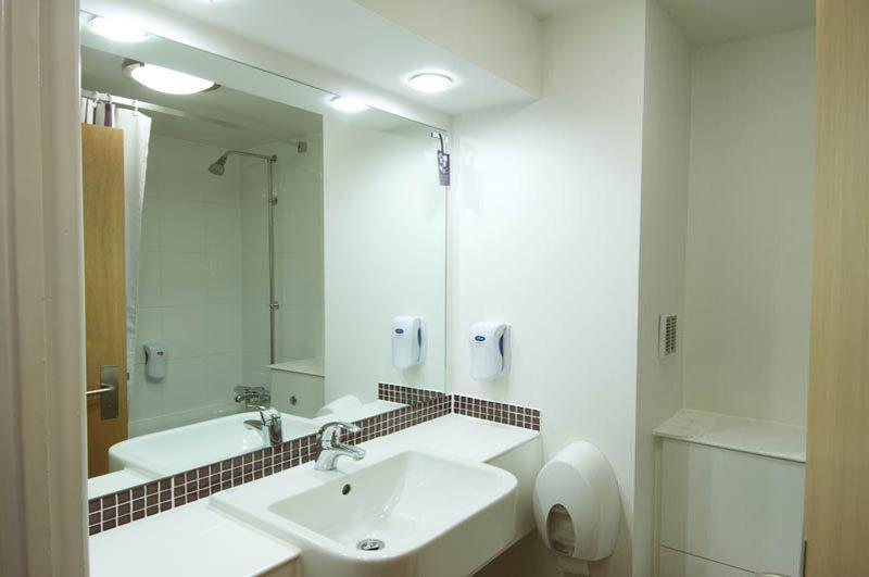 Premier Inn Woking West - A324 Extérieur photo