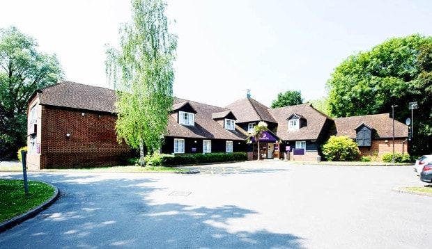 Premier Inn Woking West - A324 Extérieur photo